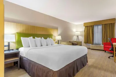 Photo 5 - Country Inn & Suites by Radisson, Newport News South, VA