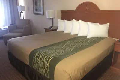 Photo 3 - Super 8 by Wyndham Great Bend