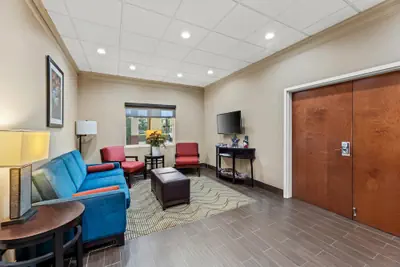 Photo 3 - Comfort Inn & Suites Tuscumbia - Muscle Shoals
