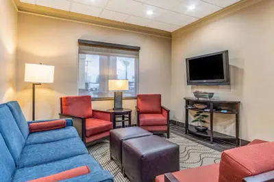 Photo 2 - Comfort Inn & Suites Tuscumbia - Muscle Shoals