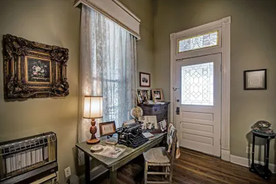 Photo 5 - Clyde and Marie's Bed & Breakfast