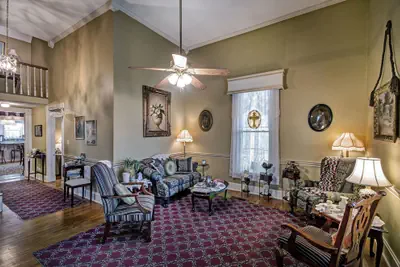 Photo 3 - Clyde and Marie's Bed & Breakfast