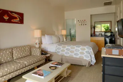 Photo 2 - The Hideaway - 21 and Over - A Town & Desert Boutique Hotel