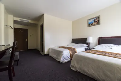 Photo 4 - John Hotel