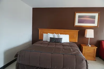Photo 4 - Sunrise Inn