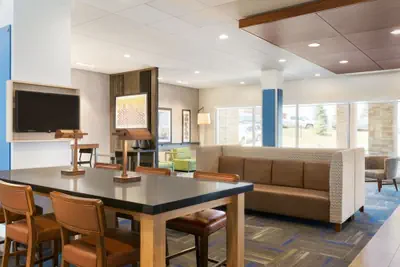 Photo 4 - Holiday Inn Express and Suites-Cincinnati NE - Red Bank Road by IHG