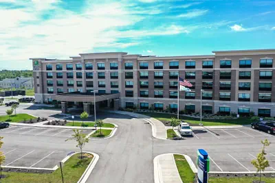 Photo 2 - Holiday Inn Express and Suites-Elizabethtown North by IHG