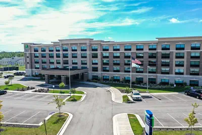 Photo 2 - Holiday Inn Express and Suites-Elizabethtown North by IHG