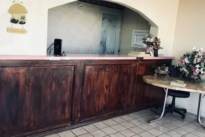 Photo 3 - Executive Inn