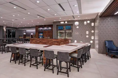 Photo 2 - Courtyard by Marriott Houston Sugar Land/Lake Pointe