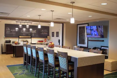 Photo 4 - Hampton Inn Big Rapids