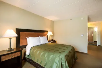 Photo 4 - Chester Hotel & Conference Center