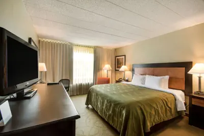 Photo 5 - Chester Hotel & Conference Center