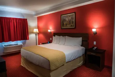 Photo 3 - Skyline Hotel & Casino