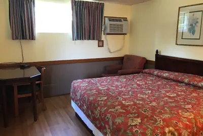 Photo 5 - Royal Inn Motel