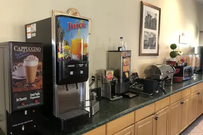 Photo 5 - Econo Lodge Inn & Suites Hardeeville I-95