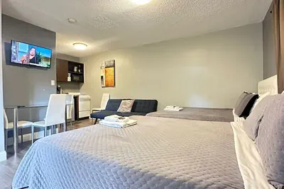 Photo 2 - Sheridan Guesthouse
