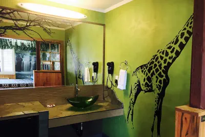 Photo 4 - Royala Inn