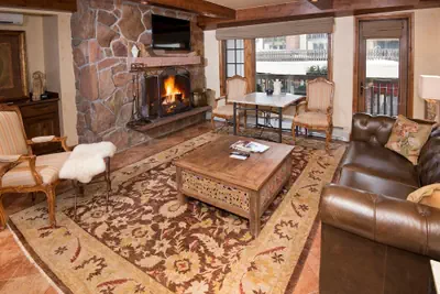 Photo 2 - Relaxing 1 Bedroom Condo with Premium Amenities by RedAwning