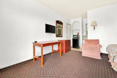 Photo 5 - Capitol Inn And Suites
