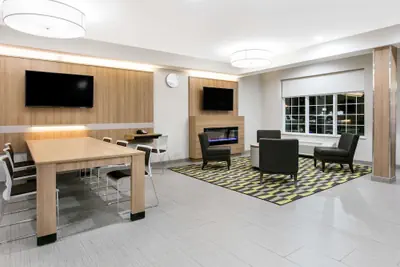 Photo 3 - Microtel Inn & Suites by Wyndham Lubbock