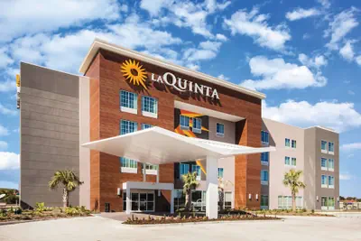 Photo 2 - La Quinta Inn & Suites by Wyndham Baton Rouge - Port Allen