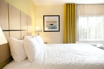 Photo 4 - Candlewood Suites - Lancaster West by IHG