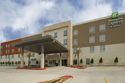 Photo 2 - Holiday Inn Express & Suites Lake Charles South Casino Area by IHG