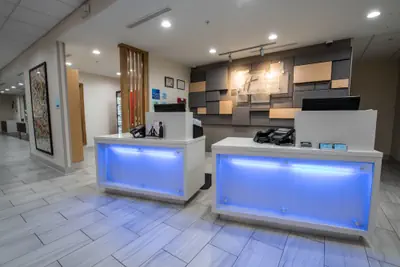 Photo 3 - Holiday Inn Express & Suites Lake Charles South Casino Area by IHG