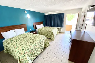 Photo 4 - Budget Inn