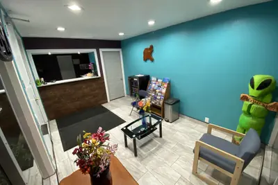 Photo 3 - Budget Inn