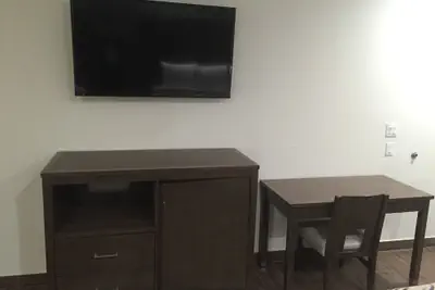 Photo 4 - Crystal Inn & Suites IAH Humble