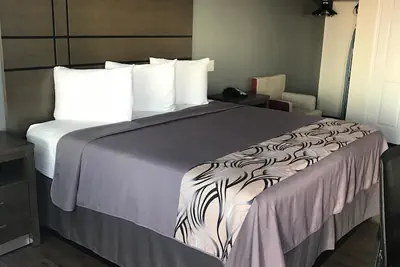 Photo 5 - Crystal Inn & Suites IAH Humble