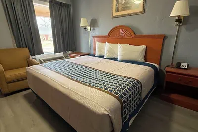Photo 5 - Budget Inn Magnolia