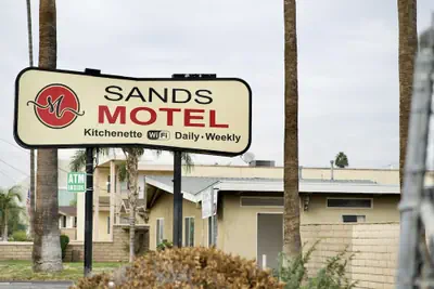 Photo 4 - Sands Motel