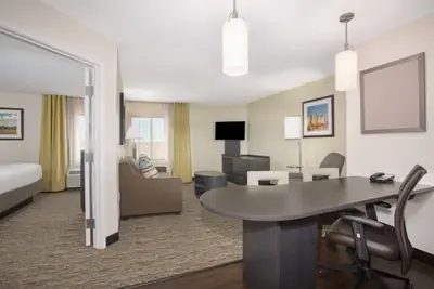 Photo 4 - Candlewood Suites Pueblo by IHG