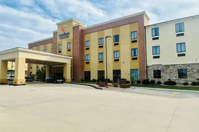Photo 2 - Comfort Inn & Suites Shawnee - Kansas City