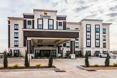 Photo 2 - Comfort Inn & Suites Oklahoma City South I-35