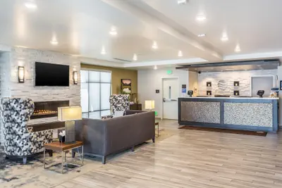 Photo 4 - Comfort Inn & Suites Salt Lake City Airport