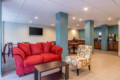 Photo 5 - Econo Lodge East Ridge