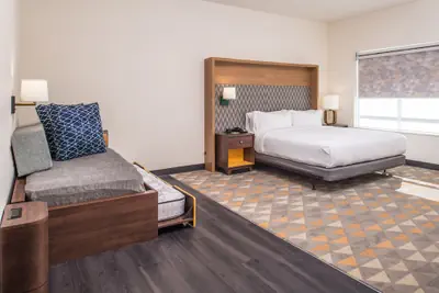 Photo 4 - Holiday Inn Joplin by IHG