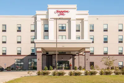 Photo 2 - Hampton Inn Opelousas