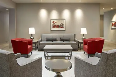 Photo 4 - Hampton Inn Long Beach Airport