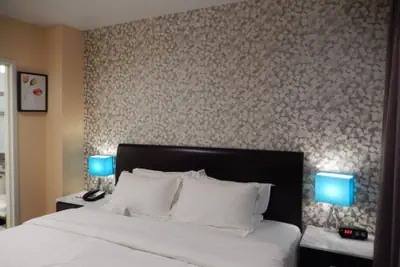 Photo 4 - Quality Inn near Sunset Park