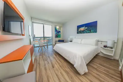 Photo 5 - Maritime Hotel Fort Lauderdale Airport & Cruiseport