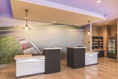 Photo 3 - La Quinta Inn & Suites by Wyndham Atlanta South - McDonough