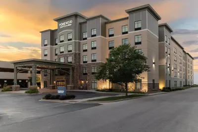Photo 2 - Homewood Suites by Hilton Wauwatosa Milwaukee