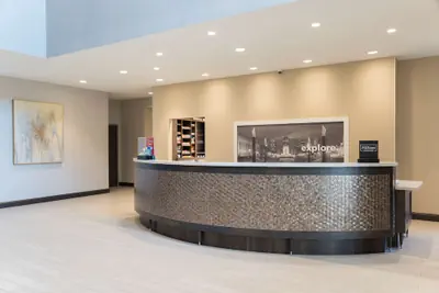 Photo 5 - Hampton  Inn & Suites Indianapolis-Keystone