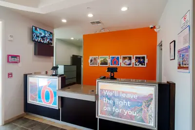 Photo 4 - Motel 6 Midland, TX