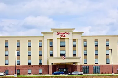 Photo 2 - Hampton Inn Kirksville